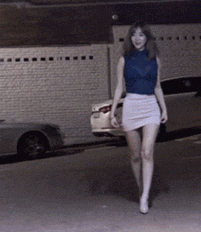 是不是身材好的女人都是这样走路的？